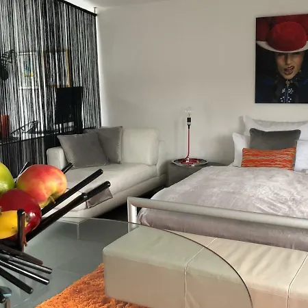 Modernes Auf Der Sonnenterrasse Apartment