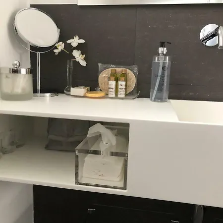 Modernes Auf Der Sonnenterrasse *