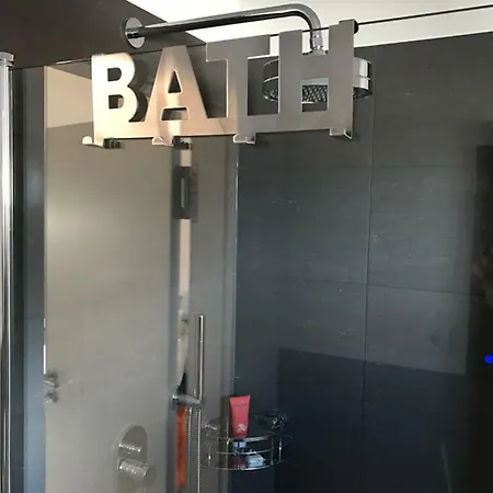 Modernes Auf Der Sonnenterrasse Apartment