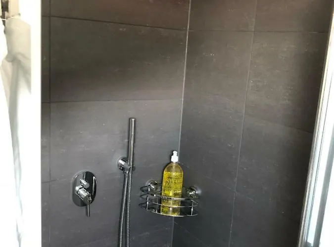 Modernes Auf Der Sonnenterrasse *